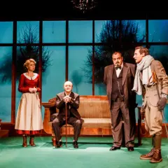 Teatr spektakle: najlepsze przedstawienia, które musisz zobaczyć
